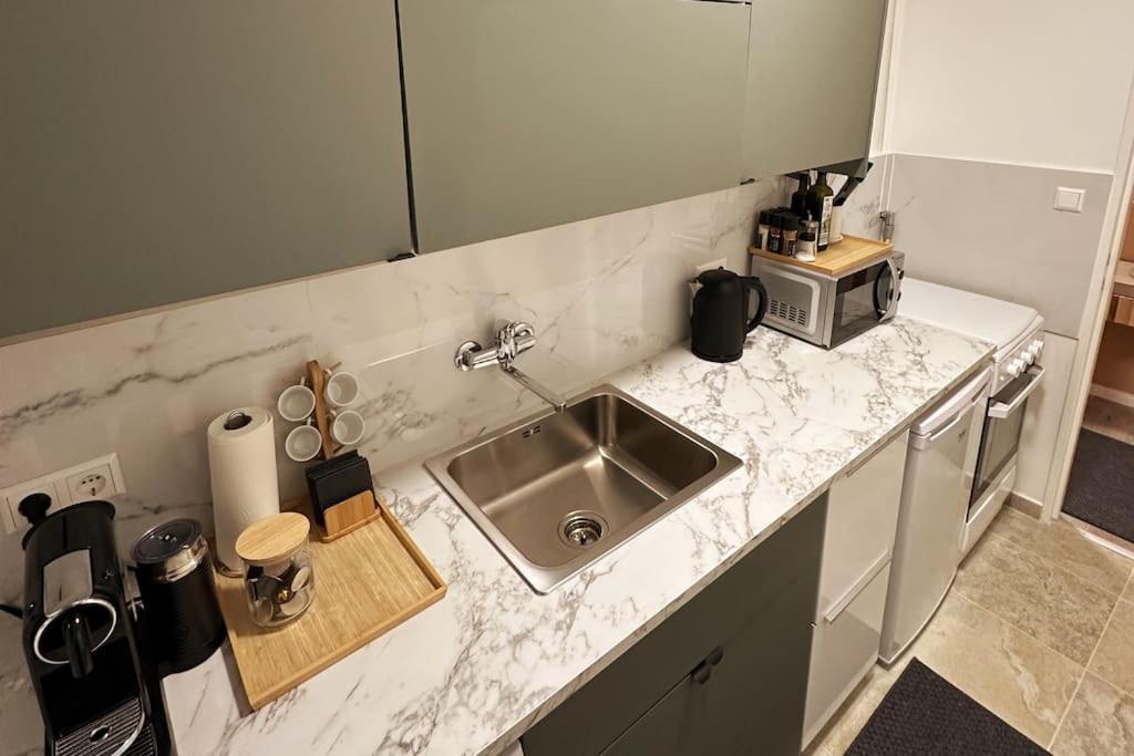 2 Zimmer Apartment Mit Parkplatz Berlin Dış mekan fotoğraf